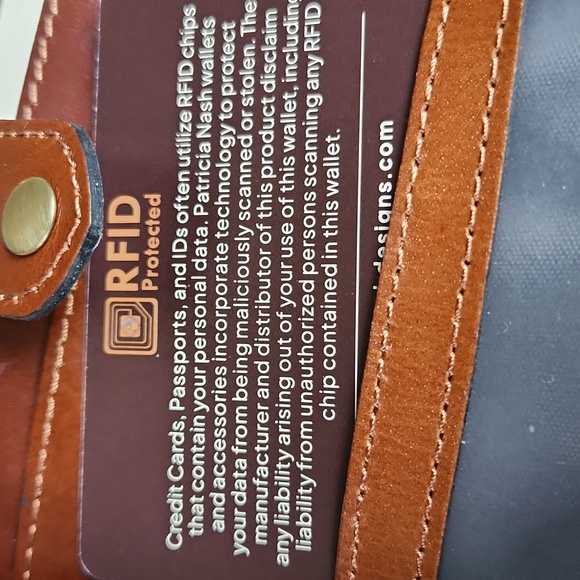 Patricia Nash Cassis Leather ID Card Holder In Prairie Rose - Picture 4 of 6